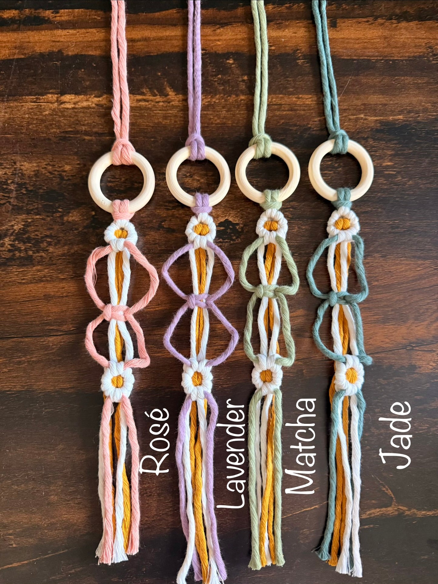 Learn to Macrame | Daisy Polaroid Hanger Class | Macrame Workshop | Make and Take Class