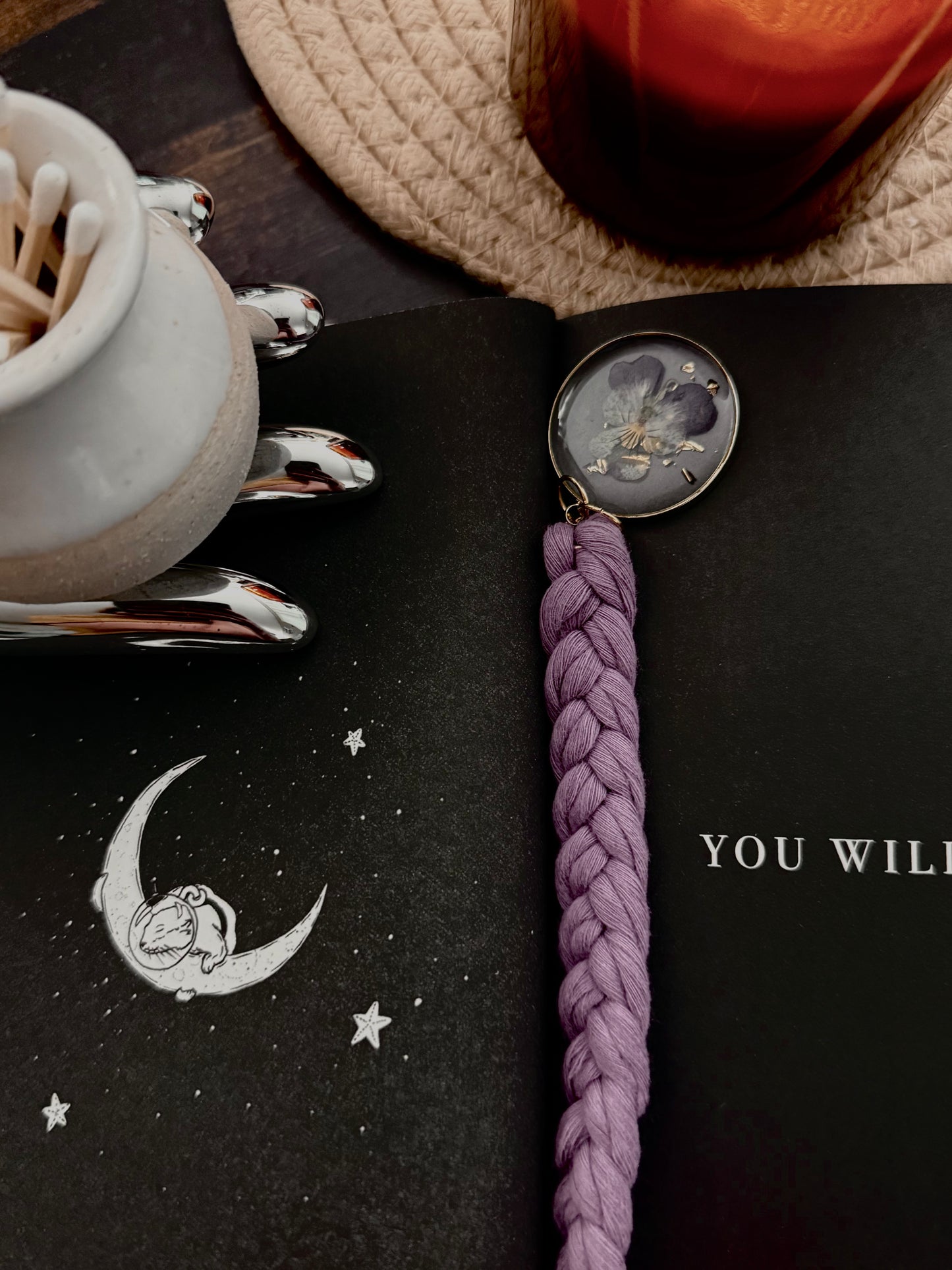 Delicate Romantic Wildflower Bookmark | Cottagecore Gift for Book Lovers | Bridgerton Inspired Macrame Bookmark