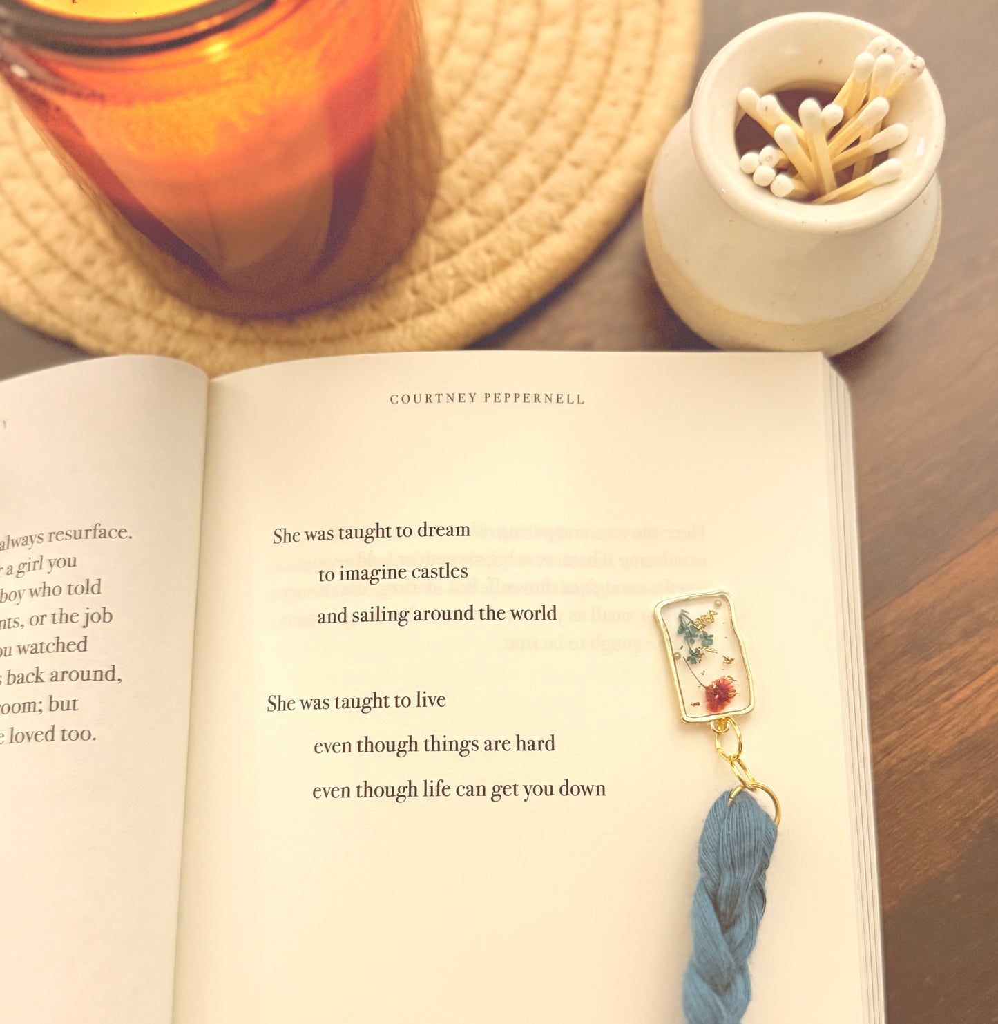 Delicate Romantic Wildflower Bookmark | Cottagecore Gift for Book Lovers | Bridgerton Inspired Macrame Bookmark