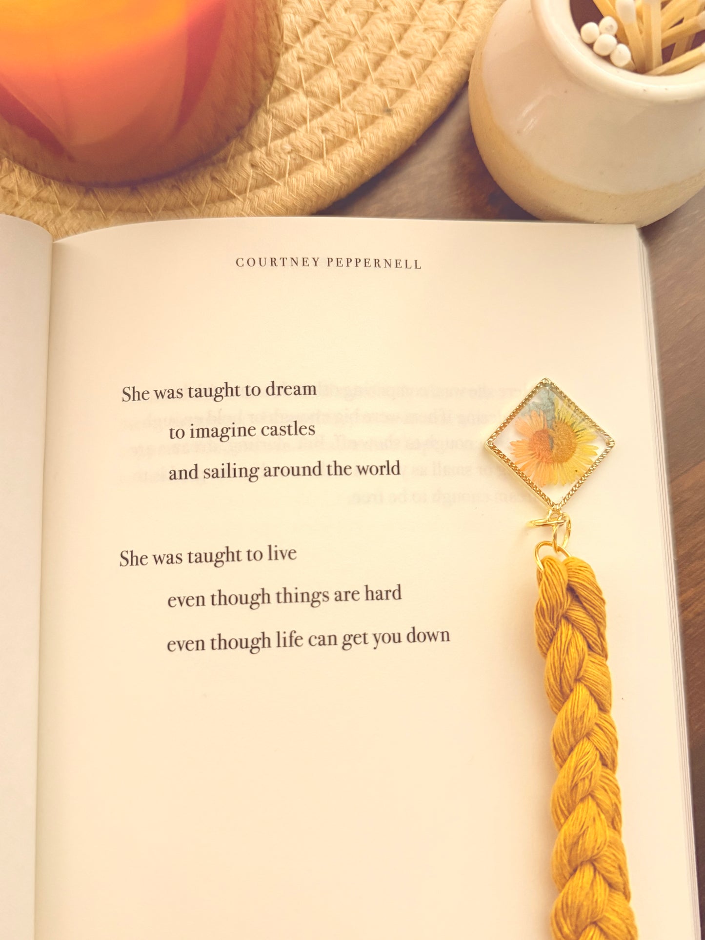 Delicate Romantic Wildflower Bookmark | Cottagecore Gift for Book Lovers | Bridgerton Inspired Macrame Bookmark