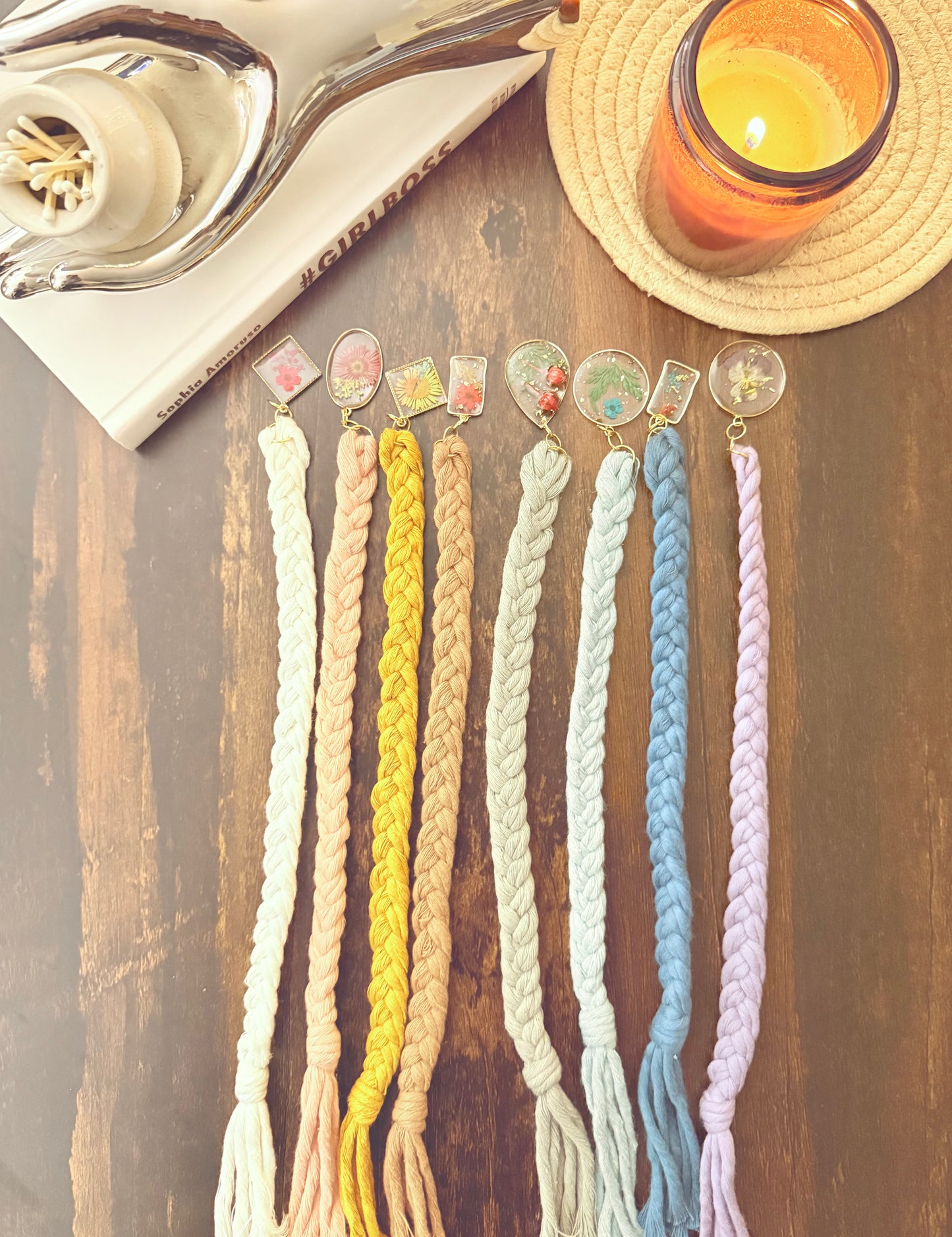 Delicate Romantic Wildflower Bookmark | Cottagecore Gift for Book Lovers | Bridgerton Inspired Macrame Bookmark